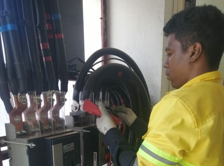 Electrical power distribution: maintenance work
